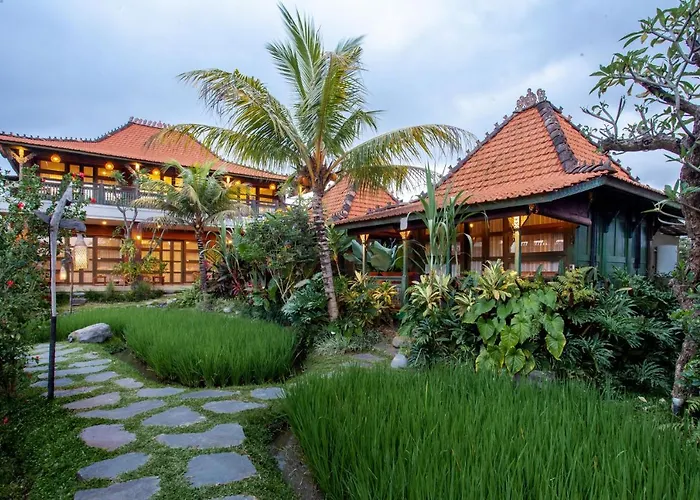 Arya Arkananta & Hotel 4*