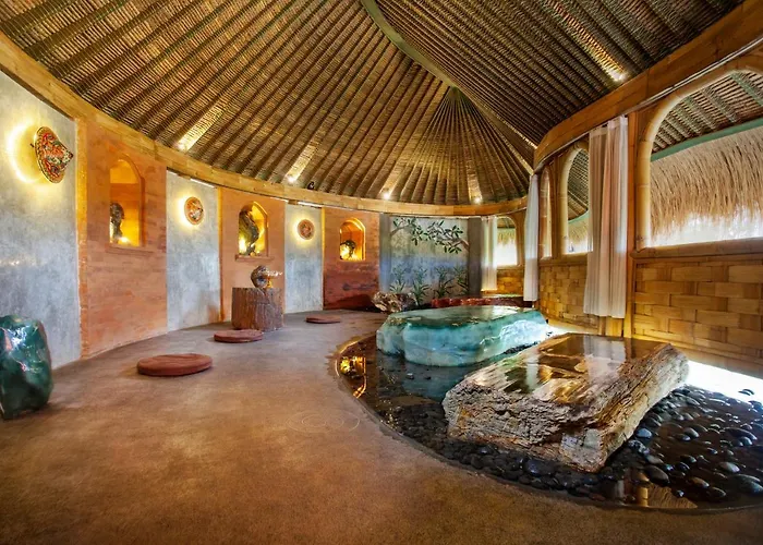 Arya Arkananta & Ubud (Bali)