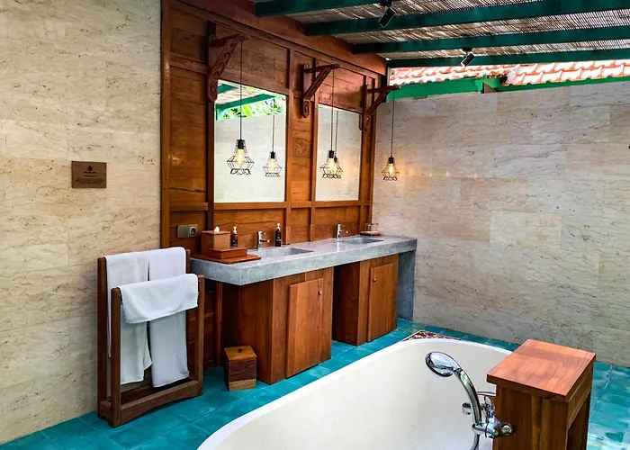 Hotel Arya Arkananta &