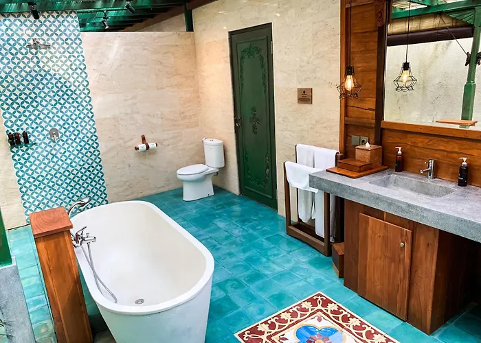 Arya Arkananta & 4* Ubud (Bali)