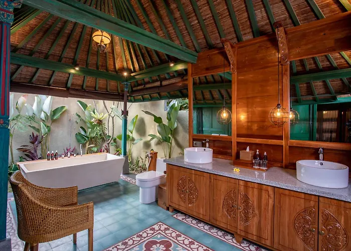 Hotel Arya Arkananta &