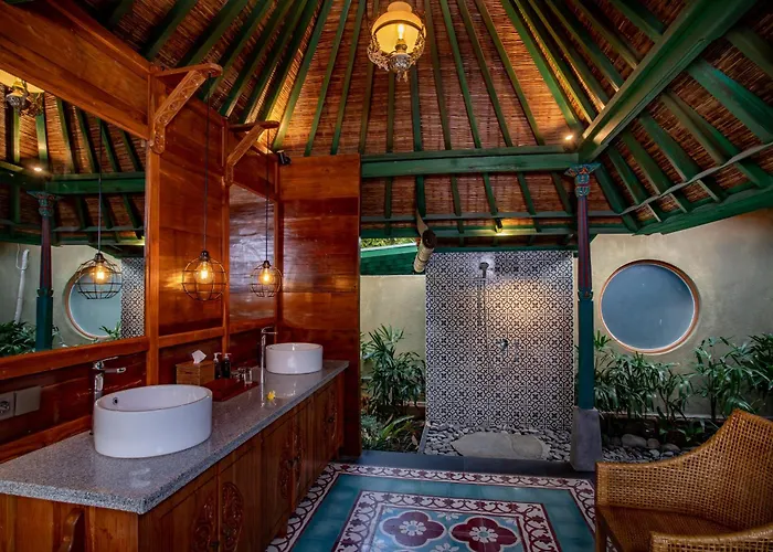 Hotel Arya Arkananta & 4*