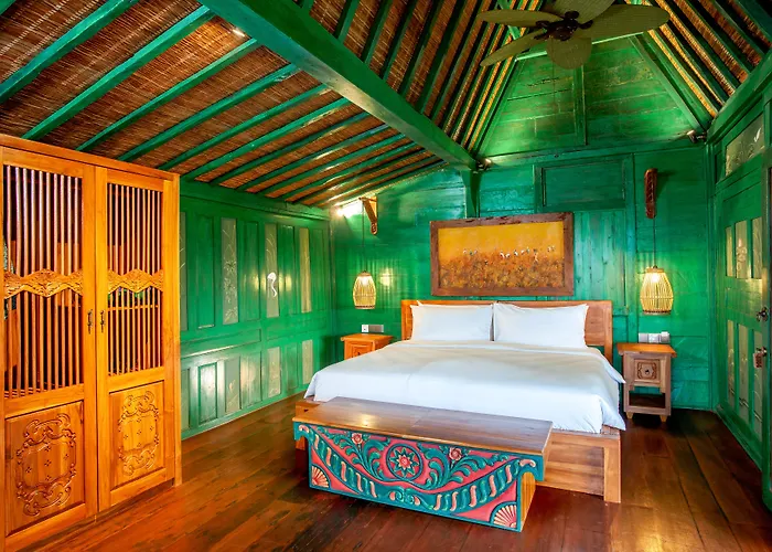 Arya Arkananta & Ubud (Bali)