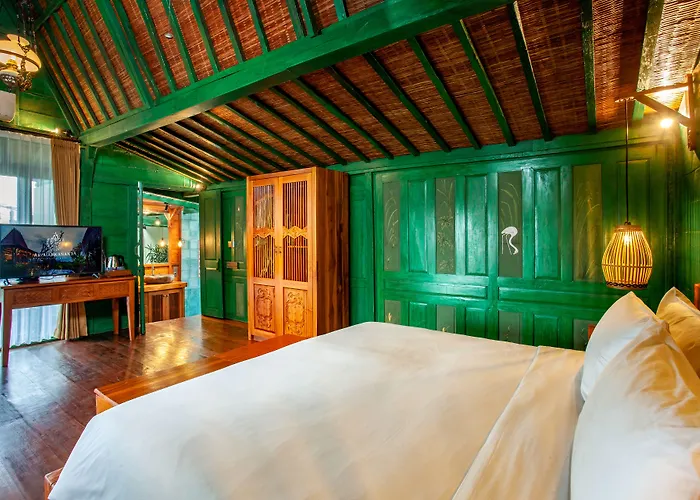 Arya Arkananta & Hotel